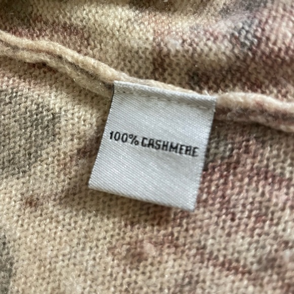 Cashmere Flyaway Sweater - Picture 8 of 9